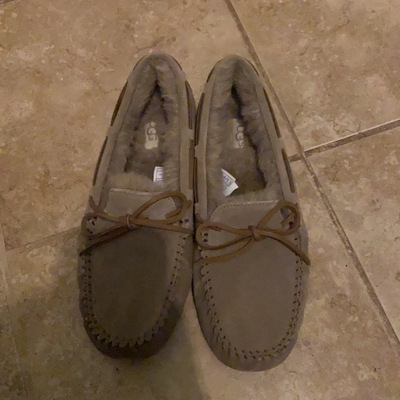 brand new ugg moccasins - Picture 2 of 4